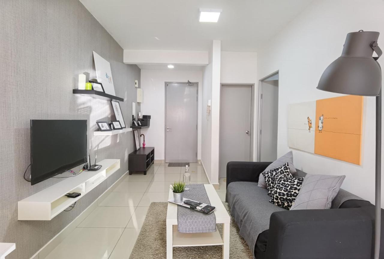 2 Bedroom Apartment - Mycribkl Neocyber Сиберджая Екстериор снимка