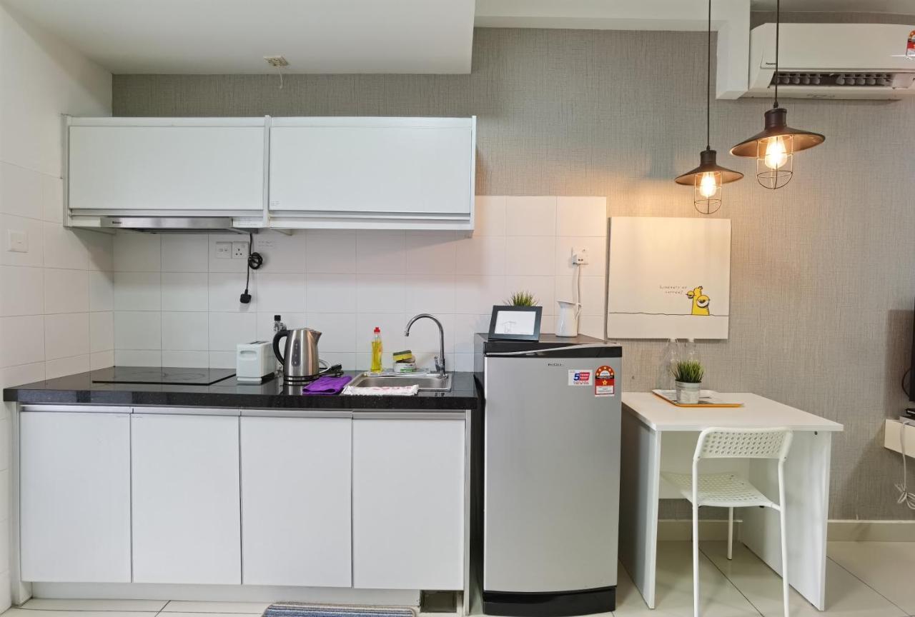 2 Bedroom Apartment - Mycribkl Neocyber Сиберджая Екстериор снимка