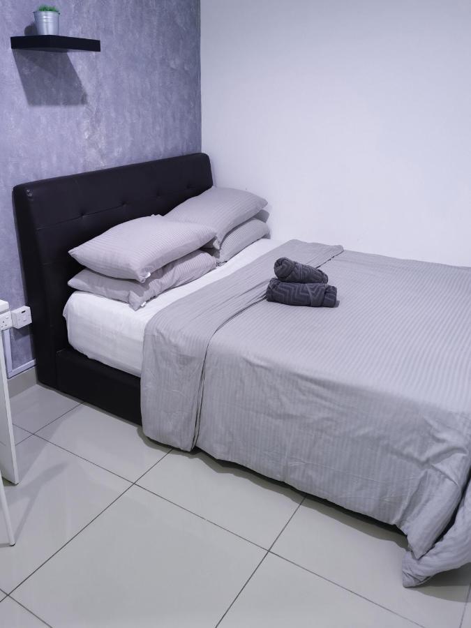 2 Bedroom Apartment - Mycribkl Neocyber Сиберджая Екстериор снимка